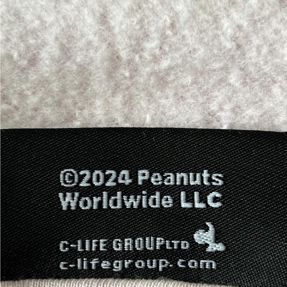 Peanuts Snoopy Graphic Sweatshirt Hearts Pink Beige Crewneck Size M - Picture 5 of 6